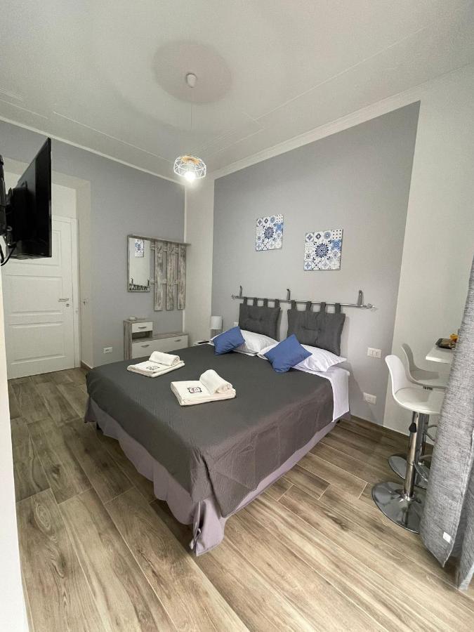 A Bone Guest House คาตาเนีย ภายนอก รูปภาพ
