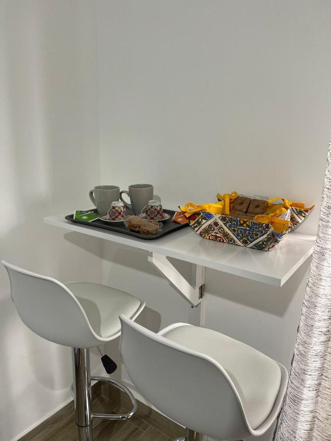 A Bone Guest House คาตาเนีย ภายนอก รูปภาพ