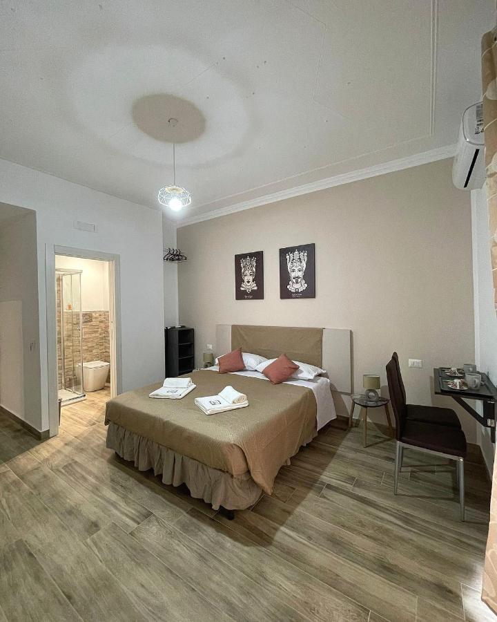 A Bone Guest House คาตาเนีย ภายนอก รูปภาพ