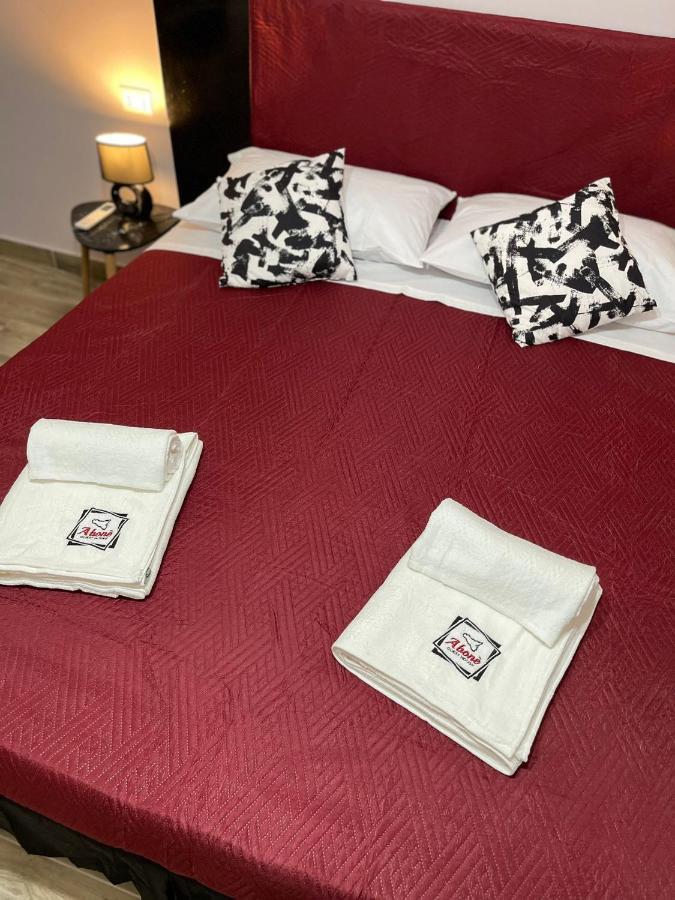 A Bone Guest House คาตาเนีย ภายนอก รูปภาพ