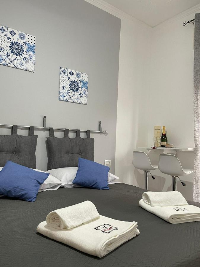 A Bone Guest House คาตาเนีย ภายนอก รูปภาพ